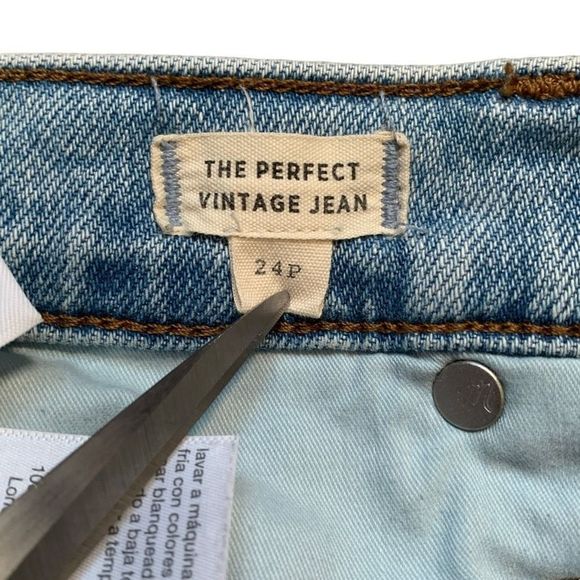 Madewell The Perfect Vintage Jean Light Wash High Rise Mom Distressed Hem Petite - Picture 9 of 11